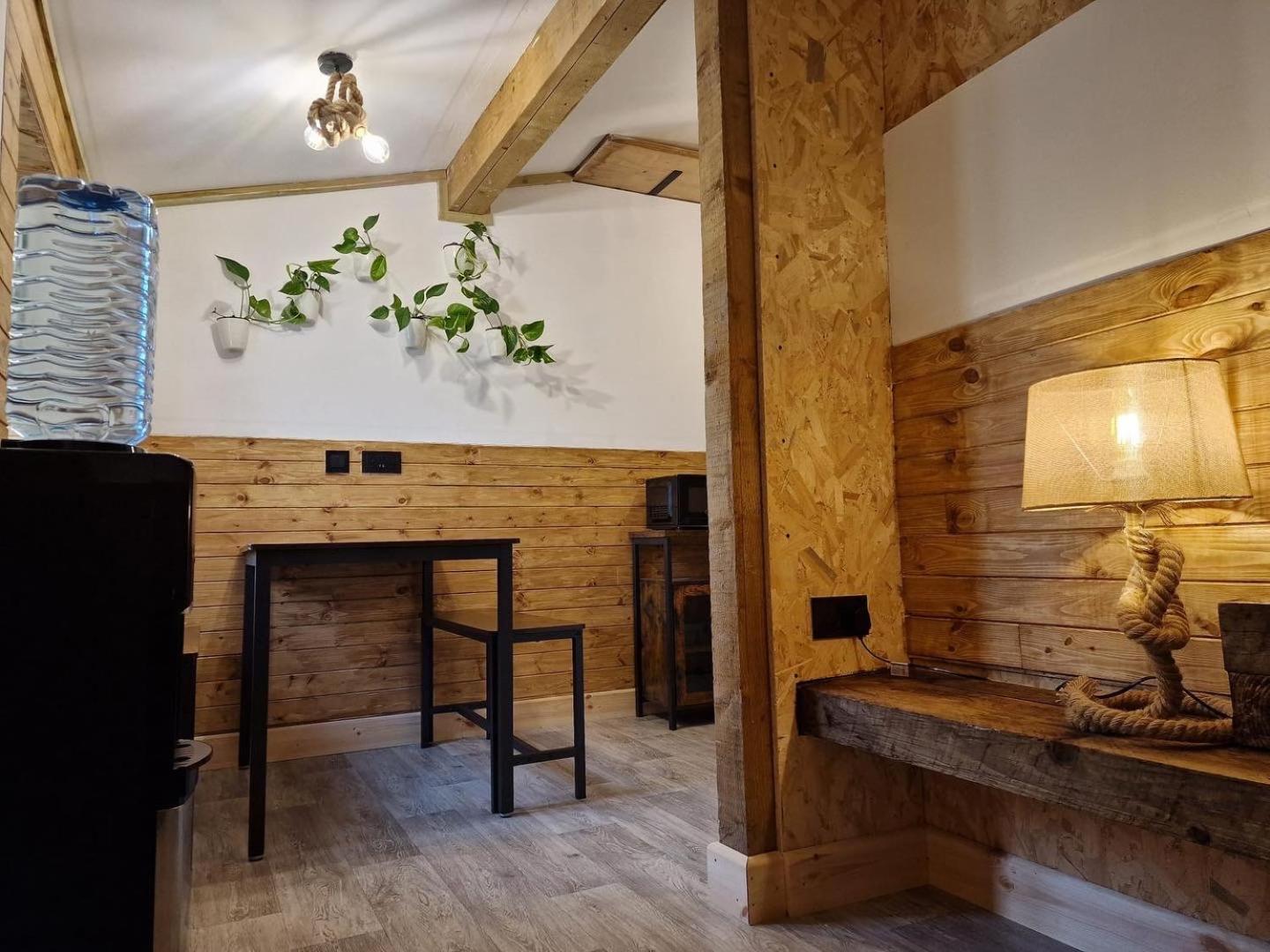 Two-Bedroom Cosy Country Lodge With Private Patio Greenhithe Exteriör bild